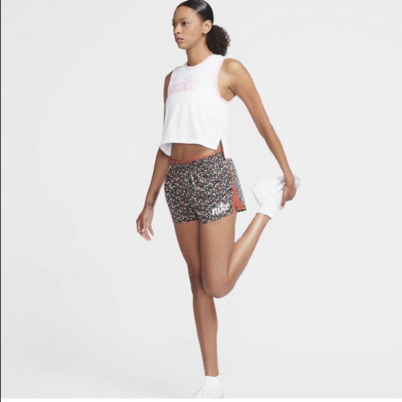 🆕 Nike 10K Femme Running Shorts, Size Medium - Picture 6 of 12